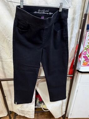 Gloria Vanderbilt Black Ankle Slim Cropped Jeans